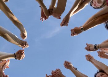 ВАКЦИНИСАНИ И НЕВАКЦИНИСАНИ У ПОТРАЗИ ЗА ИСТИНОМ