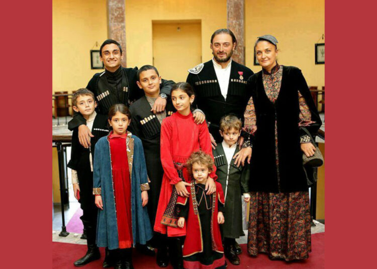 СВИ СМО МИ ЛЕВАН ВАСАДЗЕ: ИЗВЕШТАЈ СА ФРОНТА ЗА ОДБРАНУ ПОРОДИЦЕ