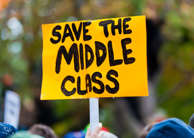 ДА ЛИ ЈЕ ВРЕМЕ ЗА РАДИКАЛНУ ИДЕЈУ: УДРУЖИВАЊЕ КОНЗЕРВАТИВАЦА И СИНДИКАТА ПРИВАТНОГ СЕКТОРА