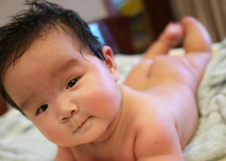 СА ПОЛИТИКЕ ЈЕДНОГ ДЕТЕТА НА ТРИ ДЕТЕТА ПО ПАРУ: ПРОБЛЕМ ЈЕ ШТО КИНЕСКИЊЕ НИСУ ЗАИНТЕРЕСОВАНЕ ЗА БОРБУ ПРОТИВ ДЕМОГРАФСКЕ КРИЗЕ