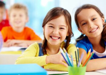 ОДГОВОР ЛЕКАРА РЕЖИМСКОЈ СТРУЦИ: ШТА ЈЕ ВАЖНИЈЕ ОД ДЕЦЕ?