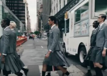 ГЛАВНИ ТРЕНД ЗА ЈЕСЕН 2021: МУШКЕ СУКЊЕ!