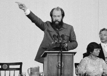 КАКО СЕ СВЕТ ПРЕТВАРА У ЛОГОР