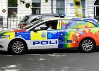 Polizei im Vereinigten Königreich jetzt in Regenbogenfarben unterwegs