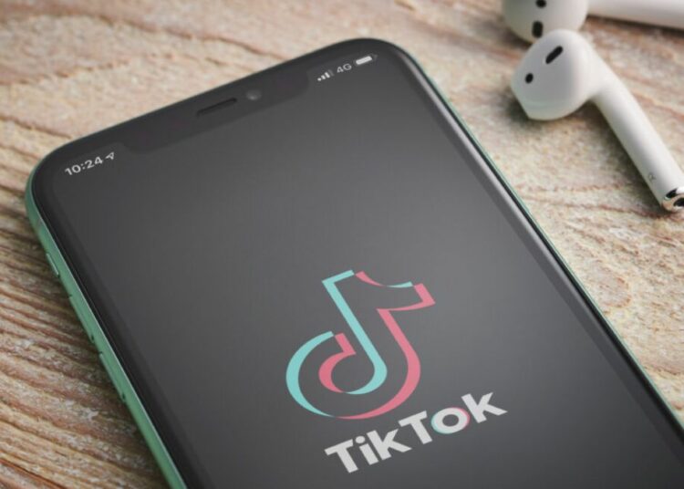 ИСТРАГА ПОКАЗУЈЕ: ТИК ТОК ПРОМОВИШЕ СЕКС, ДРОГУ И АЛКОХОЛ ДЕЦИ