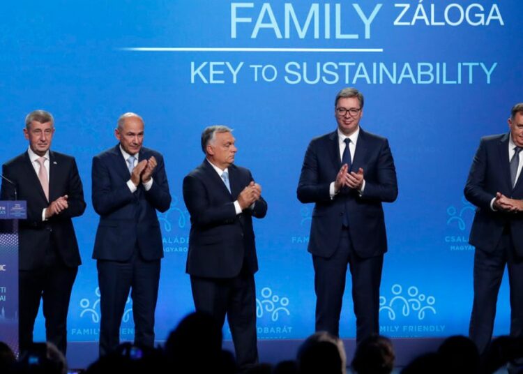 САМИТ У БУДИМПЕШТИ: УСКОРО ПРЕДСТАВЉАЊЕ МЕРА ДЕМОГРАФСКЕ ПОЛИТИКЕ