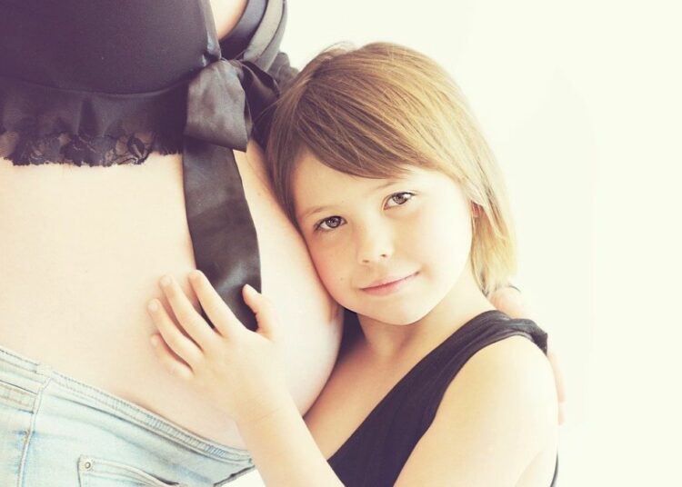 МАЈКЕ У ЕВРОПИ УЖИВАЈУ, У СРБИЈИ СЕ МУЧЕ