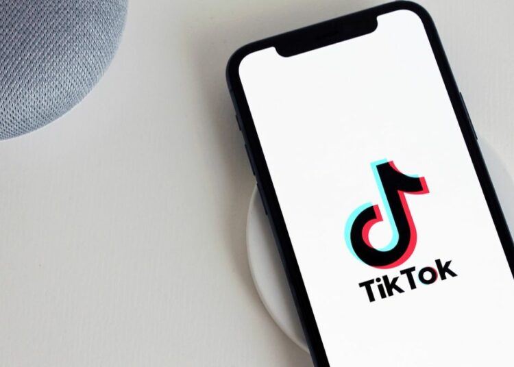 РОДИТЕЉИ, ОПРЕЗ, ПОПУЛАРНА МРЕЖА МОЖЕ БИТИ ОПАСНА