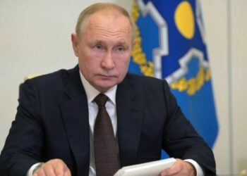 РУСИ ЋЕ СЛАВИТИ И ОЧЕВ ДАН: ПУТИН УКАЗОМ ПРОГЛАСИО НОВИ ПРАЗНИК