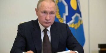 РУСИ ЋЕ СЛАВИТИ И ОЧЕВ ДАН: ПУТИН УКАЗОМ ПРОГЛАСИО НОВИ ПРАЗНИК