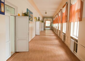 Родители Москвы выступают против ковид-тестирования детей в школах