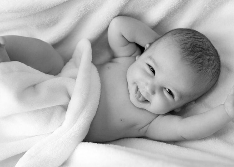 ПАНЧЕВО ПОМАЖЕ ПОРОДИЦЕ СА ТРОЈЕ ДЕЦЕ