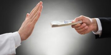 СОКРАТ И СВИЊА