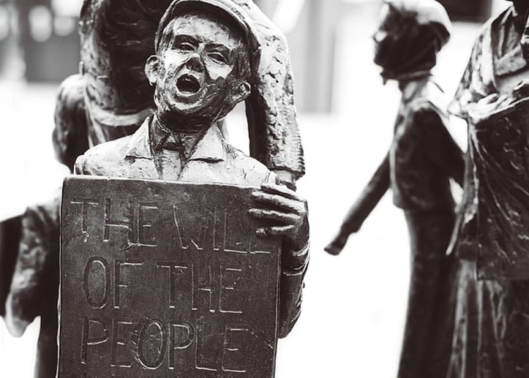 Deux ordres juridiques parallèles