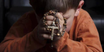 La Virgen de Fátima convocó a miles de peruanos en un Rosario por el Perú