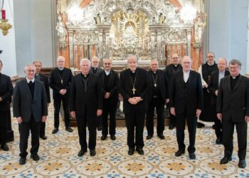 Österreichs Bischöfe kritisieren Sterbehilferegelung scharf: Gesetzesentwurf missachtet verfassungsrechtliche Vorgaben