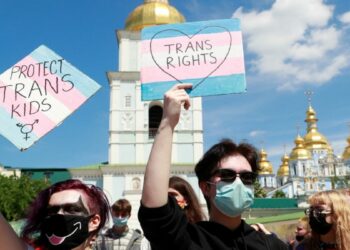 ПУТИН: УЧИТИ ДЕЦУ ДА ЈЕ ЛАКО МЕЊАТИ ПОЛ ГРАНИЧИ СЕ СА ЗЛОЧИНОМ ПРОТИВ ЧОВЕЧНОСТИ!