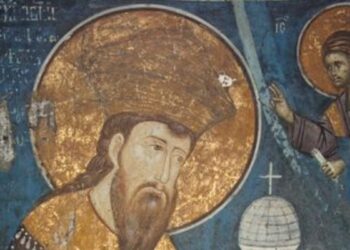 LUDZIE WSZYSTKICH RELIGII MÓDLĄ SIĘ NA ZAKOŃCZENIE JEGO KIVOT W DEČANI