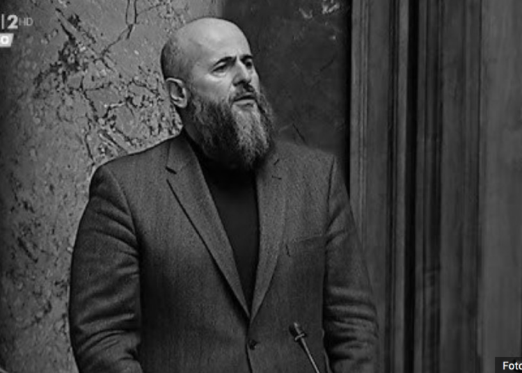 ПРЕМИНУО МУАМЕР ЗУКОРЛИЋ: МУФТИЈА ИЗНЕНАДА УМРО У 51. ГОДИНИ