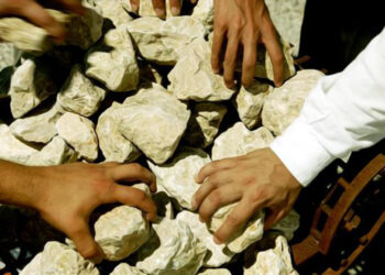 СУРОГАЦИЈСКА ДРАМА: ЖЕНА ОДУСТАЛА ОД ЋЕРКЕ ДОБИЈЕНЕ СУРОГАЦИЈОМ