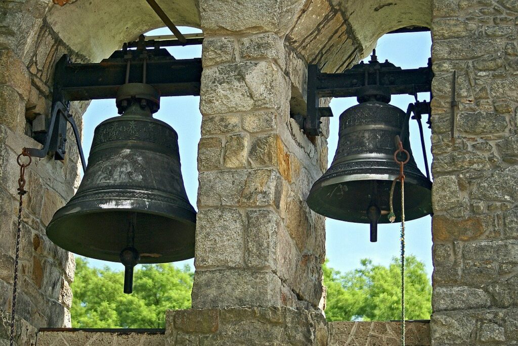 piccolo campanile con due campane