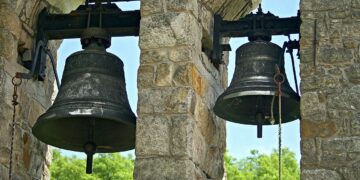 piccolo campanile con due campane