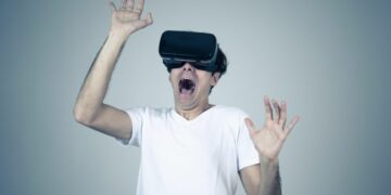 СА БОГОМ ПРОТИВ МАШИНЕ: НЕ МИРИМО СЕ СА ТРИЈУМФОМ БЕЗБОЖНЕ ТЕХНИКЕ