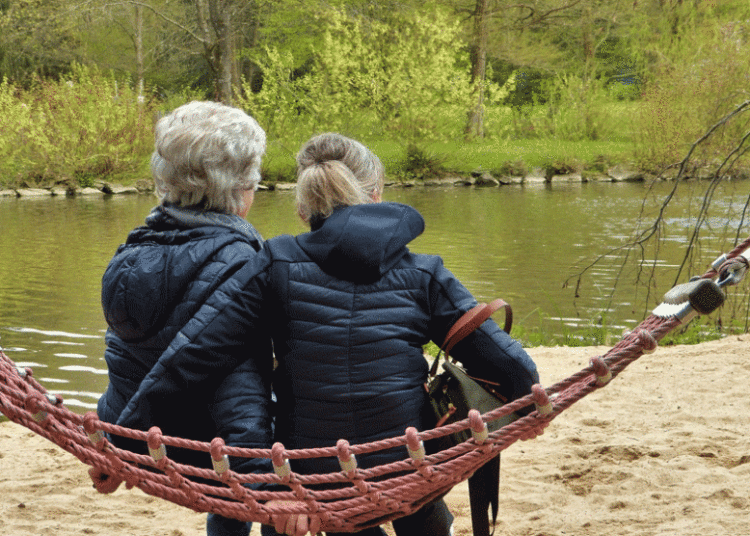 ДА ЛИ СУ СТАРИЈЕ МАМЕ БОЉЕ ОД МЛАЂИХ?