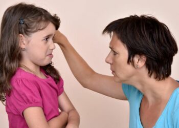 ДЕФИНИЦИЈА О НАСИЉУ НАД ДЕЦОМ, РОДИТЕЉИ ЋЕ МОРАТИ ДА ЈЕ СЕ ПРИДРЖАВАЈУ: СТРАТЕГИЈА КАЖЕ ШТА СЕ СМАТРА ЊИМЕ