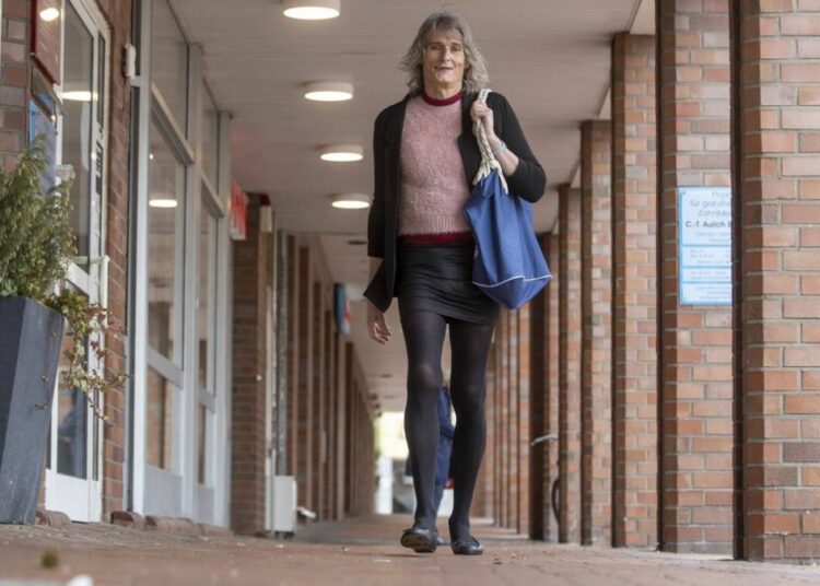 НЕМАЧКА: КАЗНА €250.000 АКО „ТРАНСЖЕНУ“ НАЗОВЕТЕ МУШКИМ ИМЕНОМ ДОБИЈЕНИМ НА РОЂЕЊУ