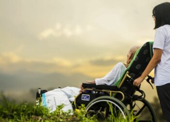 Bundesverfassungsgericht: Deutscher Gesetzgeber muss behinderte Menschen im Triagefall besser schützen