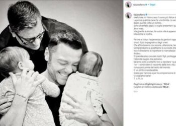 Tiziano Ferro assieme al compagno e ai piccoli Margherita e Andres