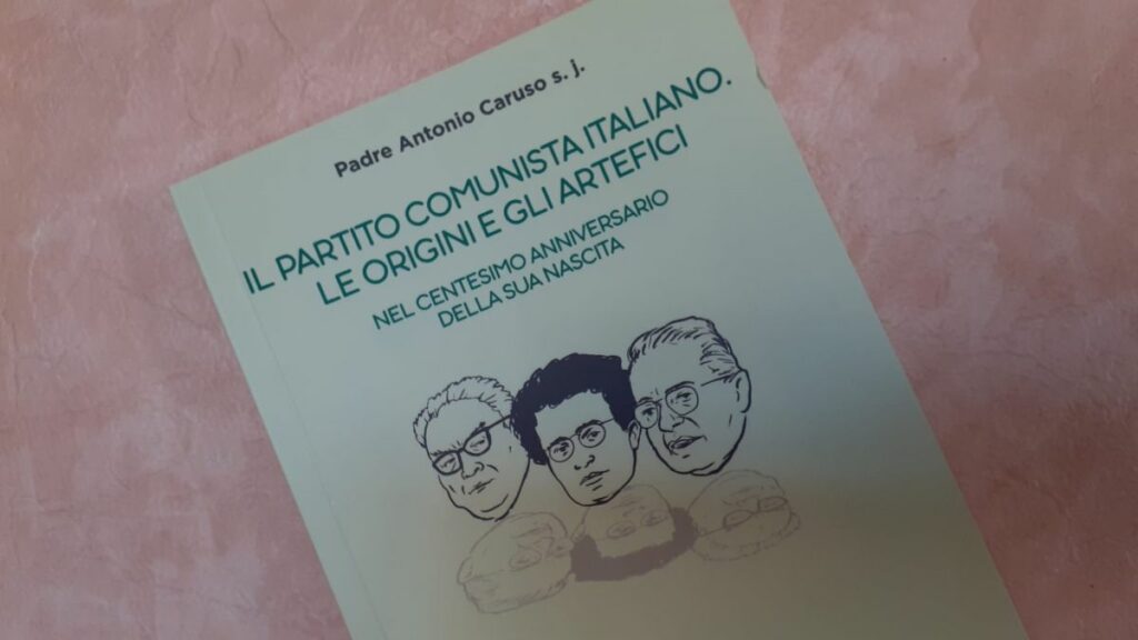Libro sul comunismo di padre Antonio Caruso