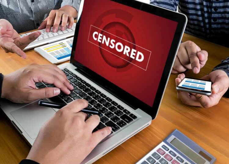 ОБАМИНИ ЉУДИ РУКОВОДЕ ФЕЈСБУКОМ – ЦЕНЗУРА ЈОШ ВЕЋА