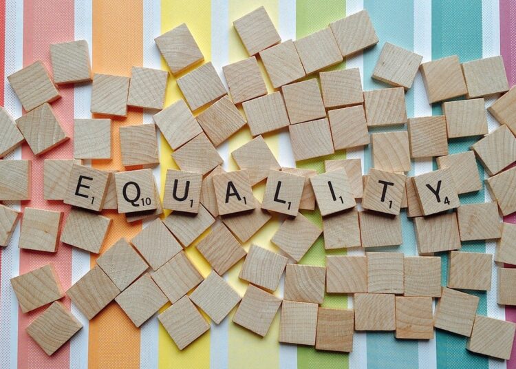 LGBT+ all’attacco della Commissione UK per l’uguaglianza