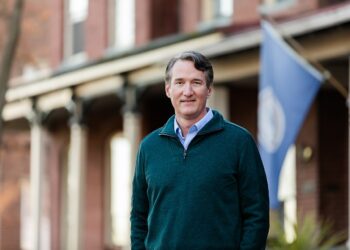 Gubernator Wirginii mianuje urzędnika ds. różnorodności „Ambasadorem Dzieci Nienarodzonych”