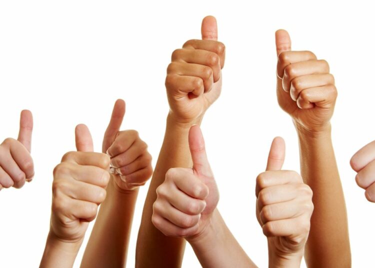 pollice alzato