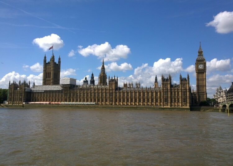 L’idéologie du genre LGBT prend un coup alors que Stonewall s’écroule au parlement britannique.