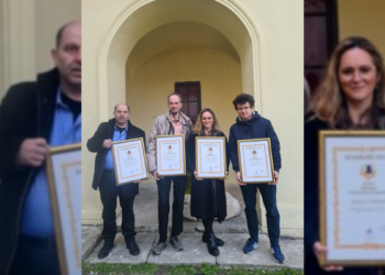 УРУЧЕНА ПЕСНИЧКА НАГРАДА “ПЕЧАТ ВАРОШИ СРЕМСКОКАРЛОВАЧКЕ”