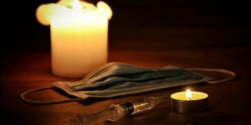 Candela mascherina siringa eutanasia