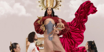 Denuncian a una discoteca de Valencia por promocionar Fallas con un cartel vejatorio para los cristianos