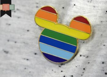 ДИЗНИ: ЗАПОСЛЕНИ НЕ СМЕЈУ КОРИСТИТИ „ДИСКРИМИНАТОРНЕ” ИЗРАЗЕ KAO „ДАМЕ И ГОСПОДО”, „ДЕЧАЦИ И ДЕВОЈЧИЦЕ”