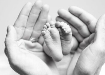 Mani piedi neonato