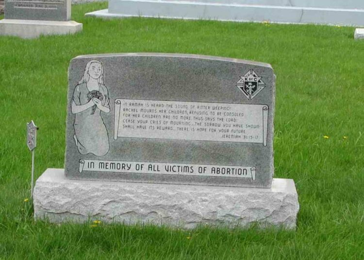 Lapide bambini mai nati