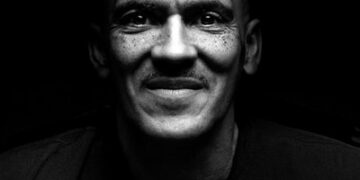 Тони Данги храбро защищает отцовство, невзирая на нападки леваков