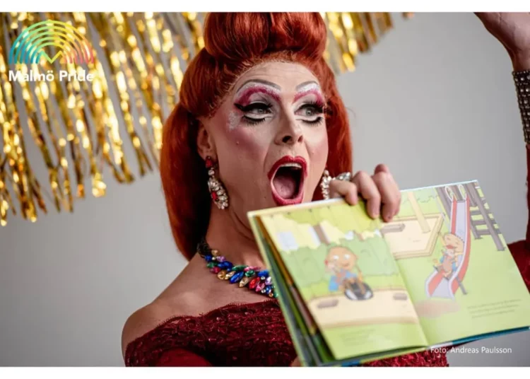 Une base militaire américaine en Allemagne accueille une « heure d’histoire de drag queens » pour préparer les enfants.