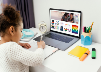 ДИЗНИ НАСТАВЉА СА СЕКСУАЛИЗАЦИЈОМ ДЕЦЕ