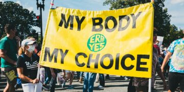 Skandaliczne zmiany przepisów dotyczących aborcji w Kalifornii. Gubernator zwiększa budżet na te cele!