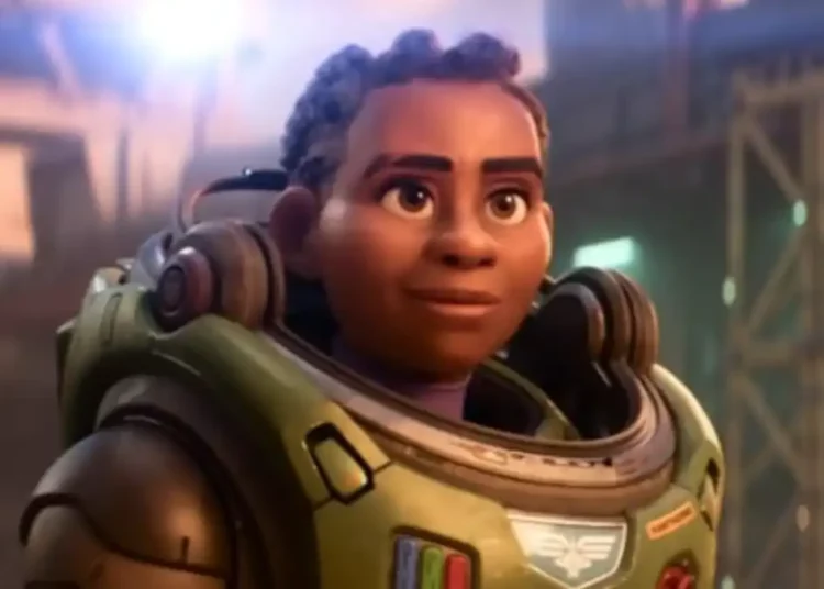 Lightyear : Disney poursuit son « programme gay pas si secret ».