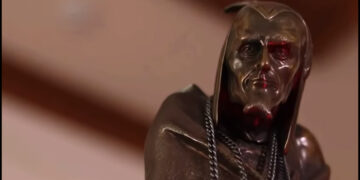 Мефистофель представлен как образ, вдохновляющий абитуриентов РАНХиГС